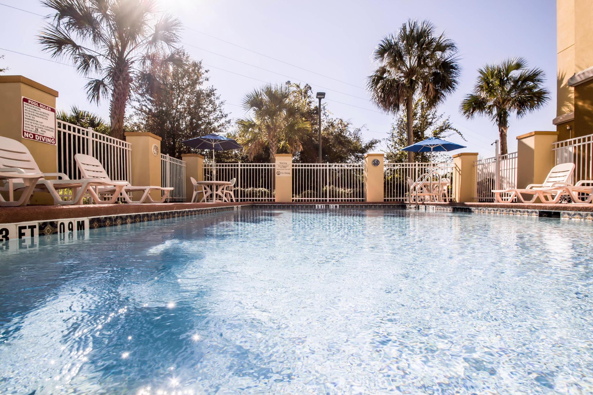 Comfort Suites Orlando Airport Экстерьер фото
